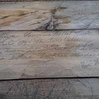 Avaa kuva isommaksi Kirkon tornista löytyy paljon paikallisen historian kuvauksia.